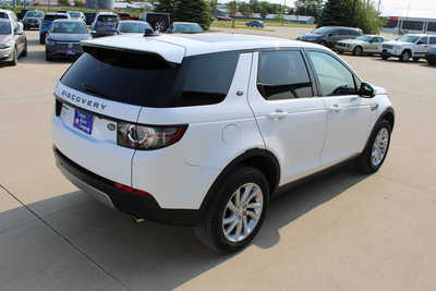 2016 Land Rover Discovery, $14995. Photo 5