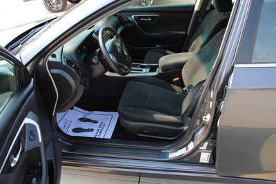 2013 Nissan Altima, $6995. Photo 9