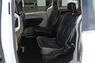 2022 Chrysler Pacifica, $25995. Photo 10