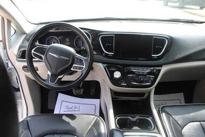 2022 Chrysler Pacifica, $25995. Photo 12