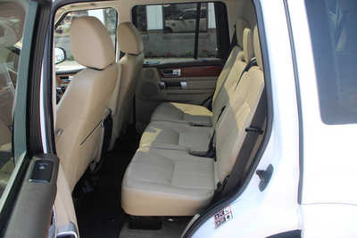 2016 Land Rover LR4, $18995. Photo 10