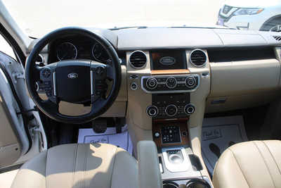 2016 Land Rover LR4, $18995. Photo 11
