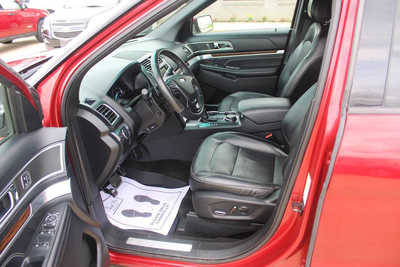 2016 Ford Explorer, $12995. Photo 9