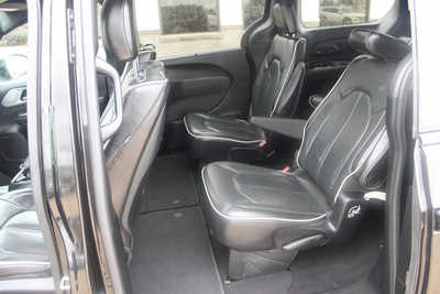 2019 Chrysler Pacifica, $21995. Photo 10
