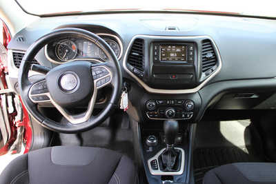 2017 Jeep Cherokee, $14995. Photo 11