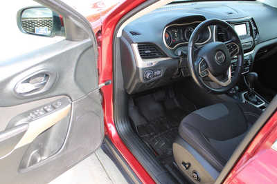 2017 Jeep Cherokee, $14995. Photo 12