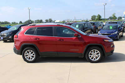 2017 Jeep Cherokee, $14995. Photo 4