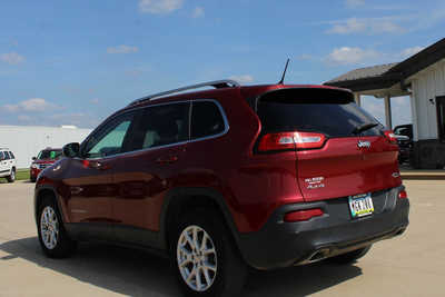 2017 Jeep Cherokee, $14995. Photo 7