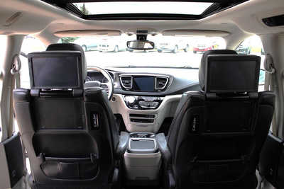 2017 Chrysler Pacifica, $17995. Photo 12
