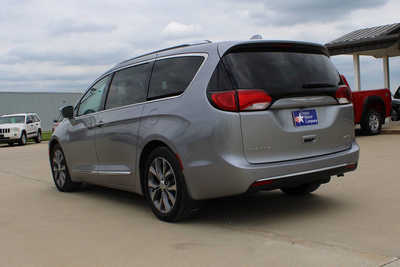 2017 Chrysler Pacifica, $17995. Photo 7