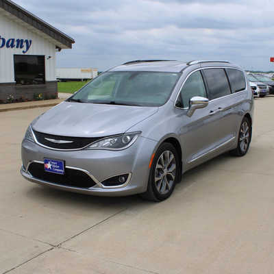 2017 Chrysler Pacifica, $17995. Photo 1
