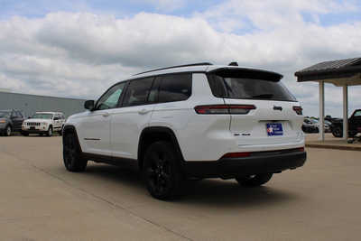 2023 Jeep Grand Cherokee L, $36995. Photo 7