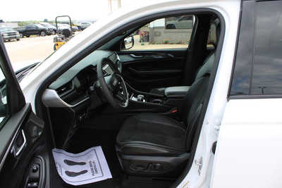 2023 Jeep Grand Cherokee L, $36995. Photo 9