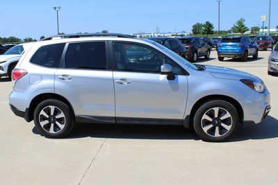 2017 Subaru Forester, $19995. Photo 4