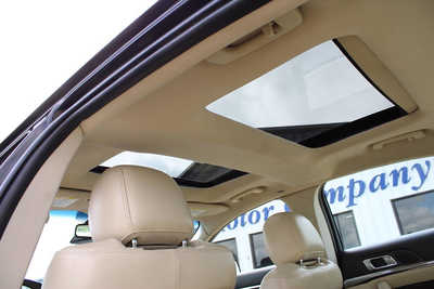 2015 Lincoln MKS, $9995. Photo 12