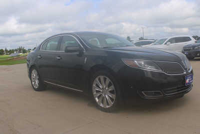 2015 Lincoln MKS, $9995. Photo 3