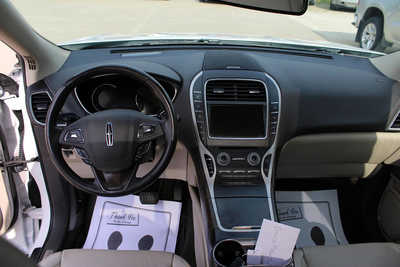 2017 Lincoln MKX, $19995. Photo 12