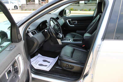 2018 Land Rover Discovery, $16995. Photo 10