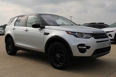 2018 Land Rover Discovery, $16995. Photo 3