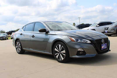 2019 Nissan Altima, $16995. Photo 3