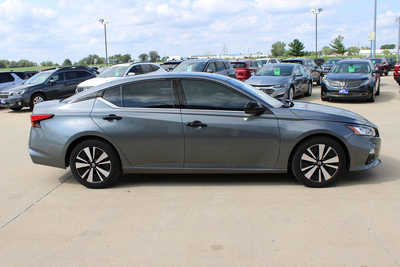 2019 Nissan Altima, $16995. Photo 4
