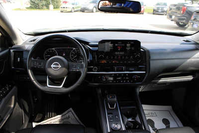 2022 Nissan Pathfinder, $33995. Photo 12