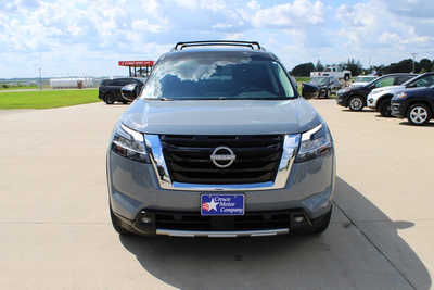 2022 Nissan Pathfinder, $33995. Photo 2