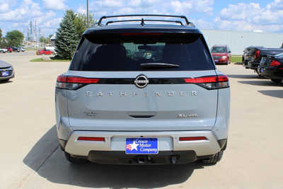 2022 Nissan Pathfinder, $33995. Photo 6