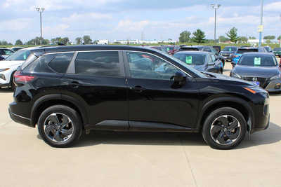 2024 Nissan Rogue, $24995. Photo 5