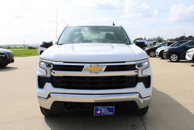 2022 Chevrolet 1500 Crew Cab, $37995. Photo 2