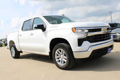2022 Chevrolet 1500 Crew Cab, $37995. Photo 3