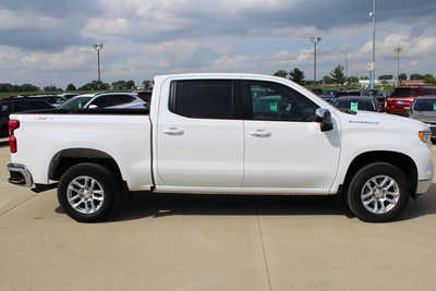 2022 Chevrolet 1500 Crew Cab, $37995. Photo 4