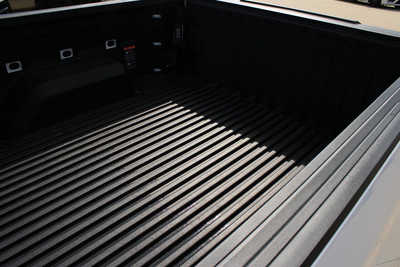 2022 Chevrolet 1500 Crew Cab, $37995. Photo 8