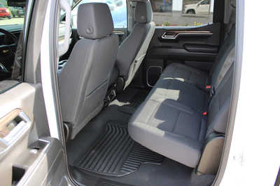 2022 Chevrolet 1500 Crew Cab, $37995. Photo 9