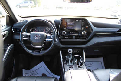 2022 Toyota Highlander, $38995. Photo 12