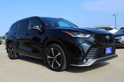 2022 Toyota Highlander, $38995. Photo 3