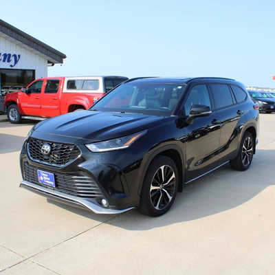 2022 Toyota Highlander, $38995. Photo 1
