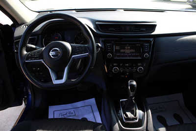 2018 Nissan Rogue, $9995. Photo 11