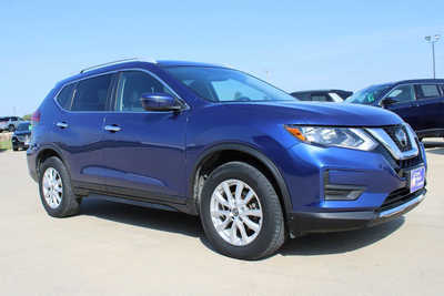 2018 Nissan Rogue, $9995. Photo 3