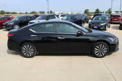 2024 Nissan Altima, $22995. Photo 4
