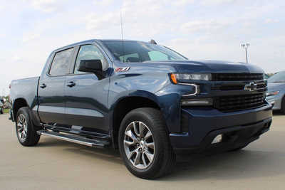2022 Chevrolet 1500 Crew Cab, $37995. Photo 3
