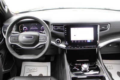 2022 Jeep Wagoneer, $42995. Photo 12