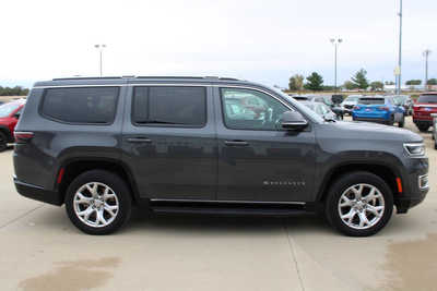 2022 Jeep Wagoneer, $42995. Photo 4