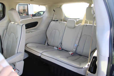 2021 Chrysler Pacifica, $24995. Photo 10