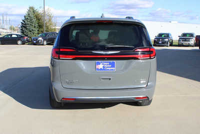 2021 Chrysler Pacifica, $24995. Photo 6
