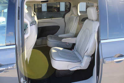 2021 Chrysler Pacifica, $24995. Photo 9