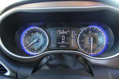 2022 Chrysler Voyager, $17995. Photo 12