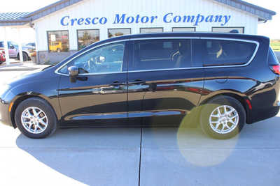 2022 Chrysler Voyager, $17995. Photo 8