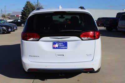 2018 Chrysler Pacifica, $17995. Photo 6