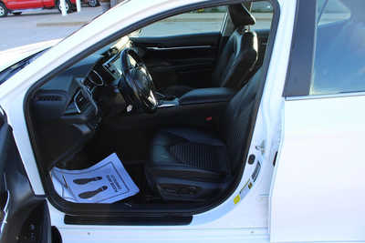2020 Toyota Camry, $13995. Photo 12